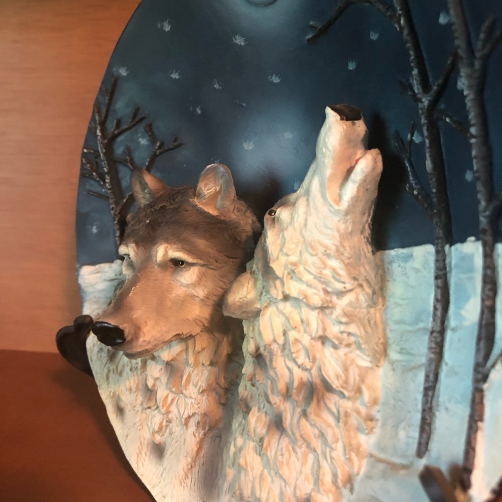 Wolf Decorative Plate